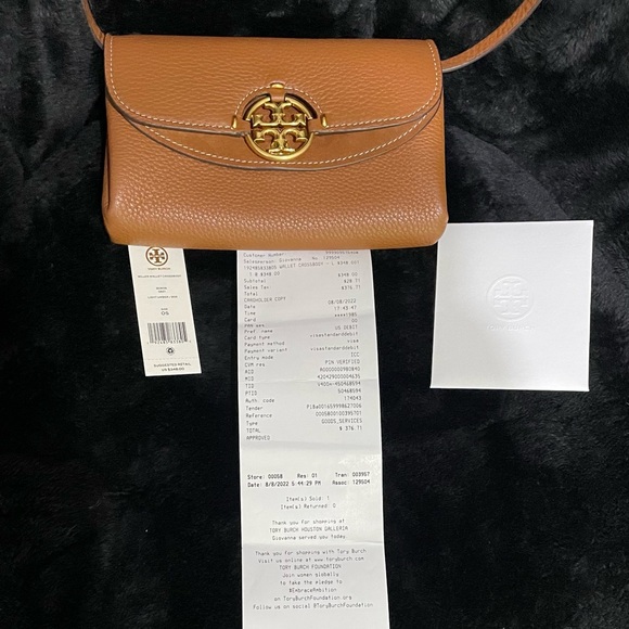 Tory Burch : The Miller Crossbody, Natural-grain leather. - Picture 13 of 15